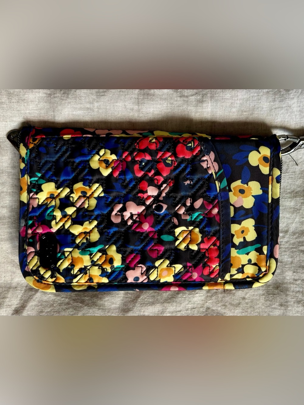 Lug Splits XL RFID Wristlet Wallet – Boho Floral Black